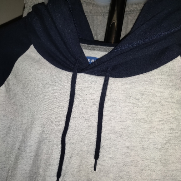 OLD NAVY Long Sleeve Tee hoodie with pocket - Picture 3 of 4